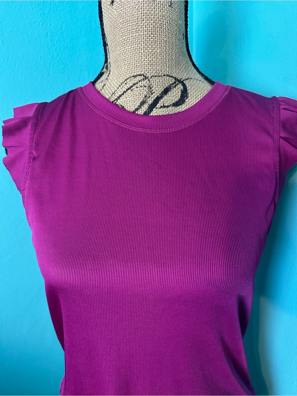 #150 Lucky In Love Flirty Sleeve Active Shirt Top M - Picture 2 of 6